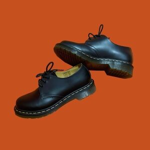 Dr. Martens 1461 Oxfords Smooth Black Leather Women's (U.S.) Size 7